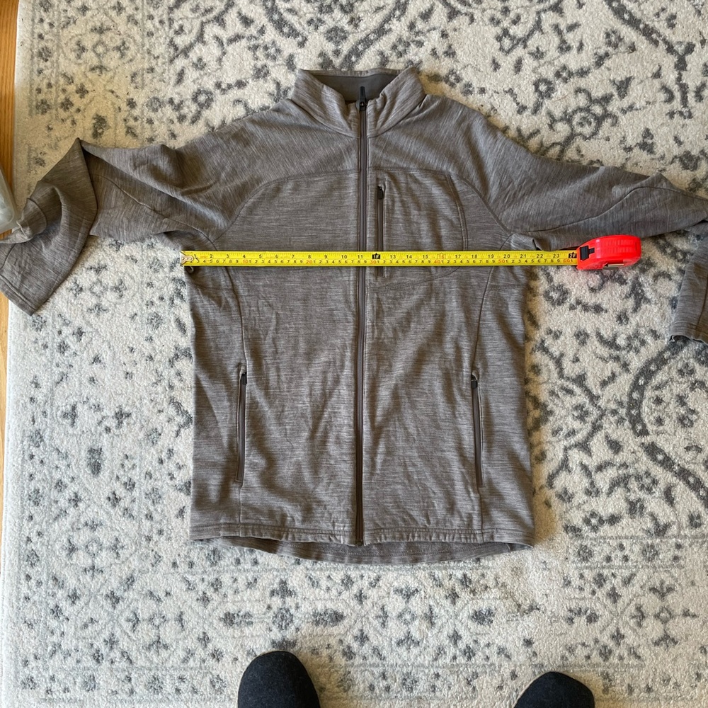 Icebreaker mens brown full zip sweater / jacket. Brown.  100% merino wool.